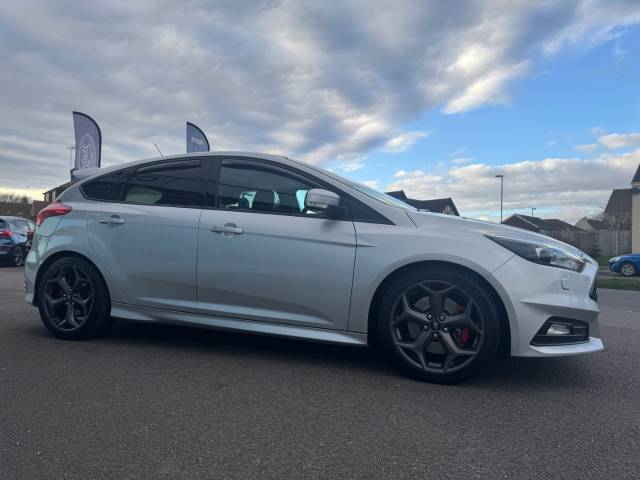 2016 Ford Focus 2.0T EcoBoost ST-3 5dr